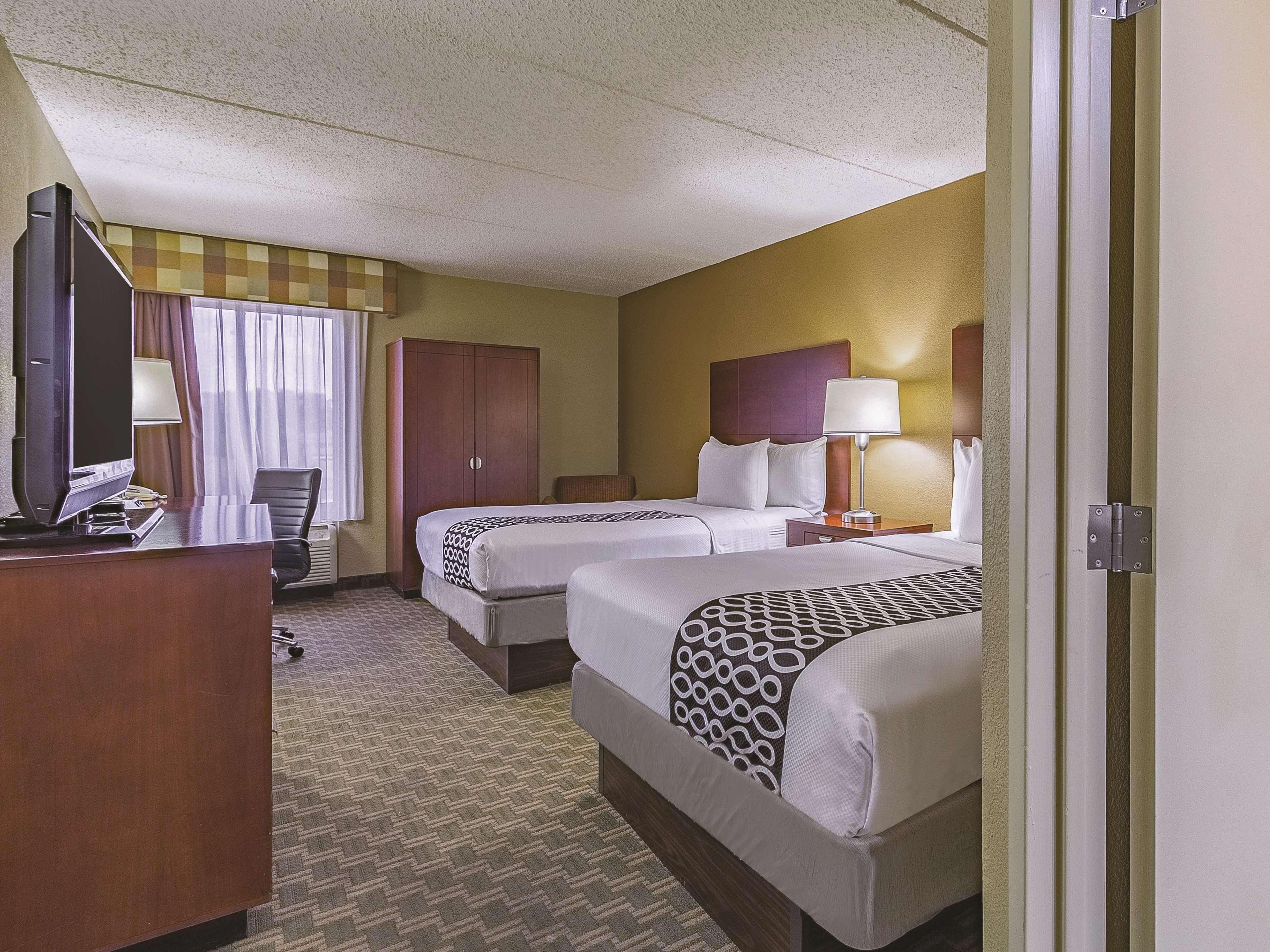 La Quinta By Wyndham Cleveland Airport West Hotel North Olmsted Eksteriør billede