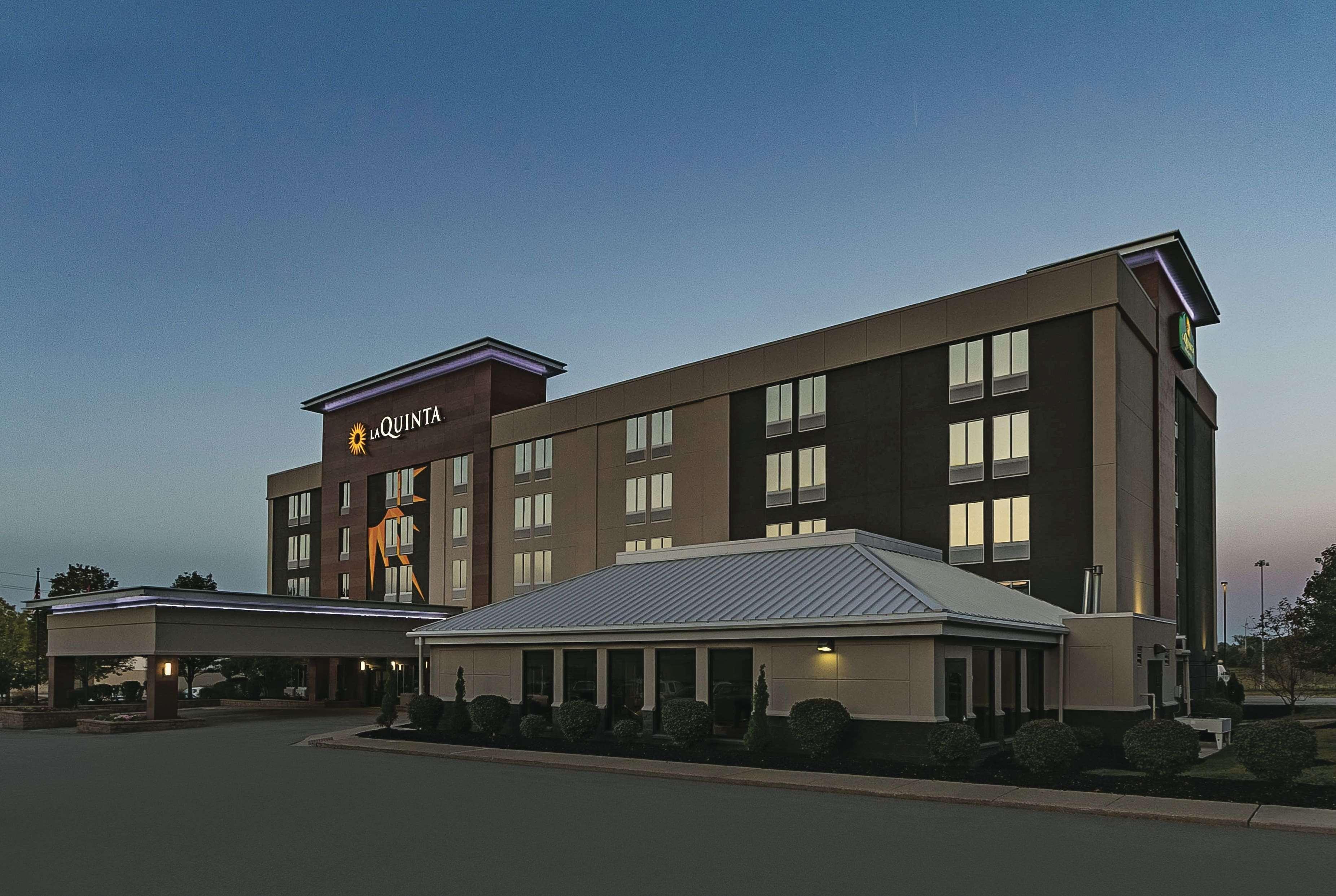 La Quinta By Wyndham Cleveland Airport West Hotel North Olmsted Eksteriør billede