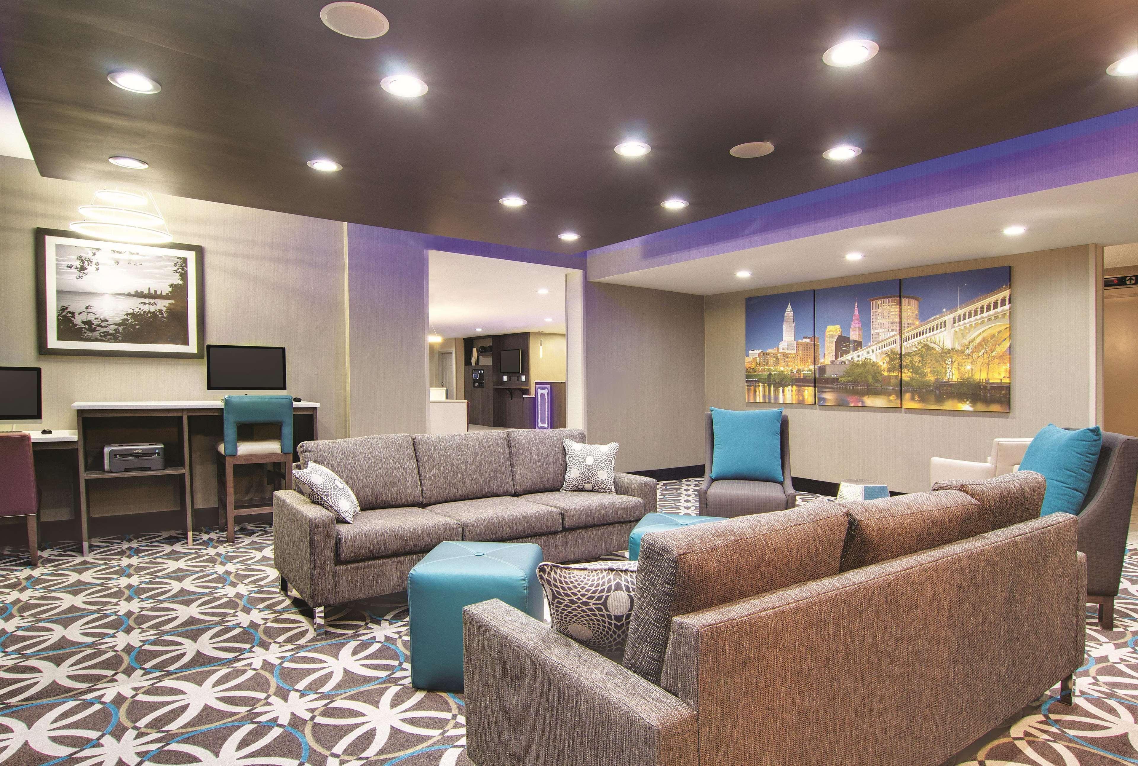 La Quinta By Wyndham Cleveland Airport West Hotel North Olmsted Eksteriør billede