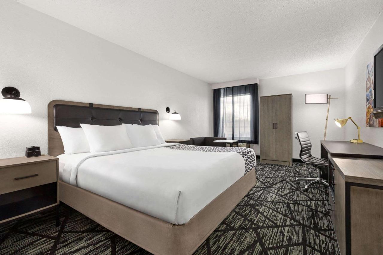 La Quinta By Wyndham Cleveland Airport West Hotel North Olmsted Eksteriør billede