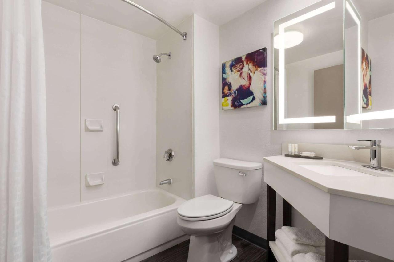 La Quinta By Wyndham Cleveland Airport West Hotel North Olmsted Eksteriør billede