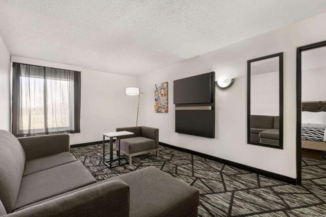 La Quinta By Wyndham Cleveland Airport West Hotel North Olmsted Eksteriør billede